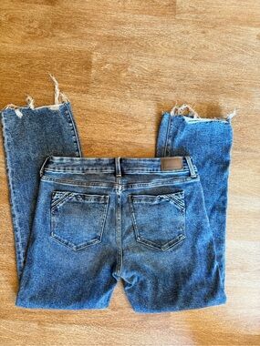 Buckle Women's Distressed Blue Straight-Leg Jeans